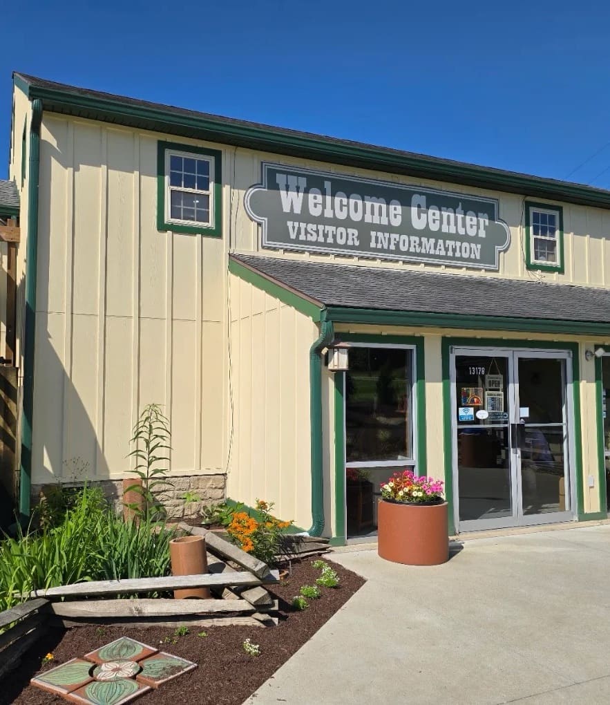 Exterior view of the Hocking Hills Regional Welcome Center building